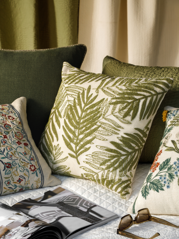 FOLIAGE GREEN CUSHION COVER 46 X 46 CM