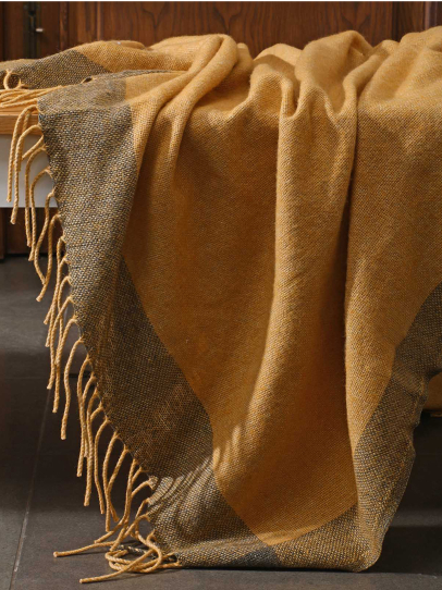 MOHAIR AMBER THROW 127 CM x 152 CM (50 IN x 60 IN)