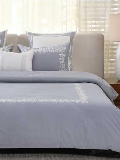 TRELLIS BLUE IVORY DUVET COVER 254 CM x 259 CM (100 IN x 102 IN)