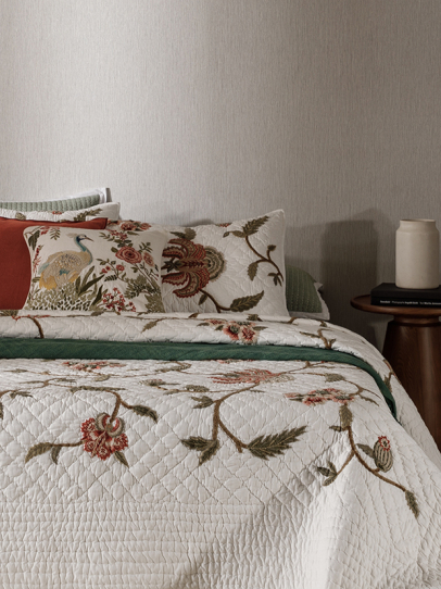 REGAL WINE QUILTED BEDSPREAD 239 X 259 CM
