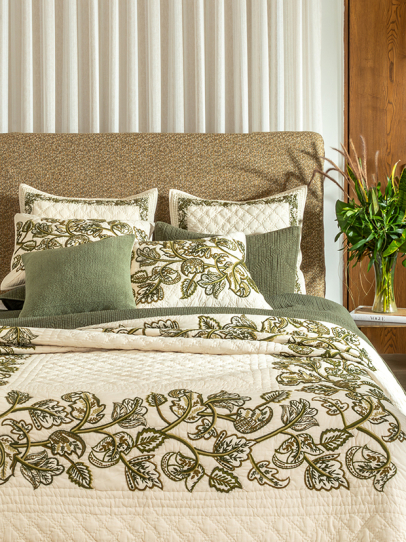 FANTASY FOLIAGE MULTI QUILTED BEDSPREAD 244 X 264 CM
