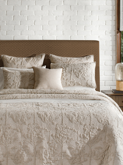 WOODLAND NATURAL QUILTED BEDSPREAD 259 X 254 CM