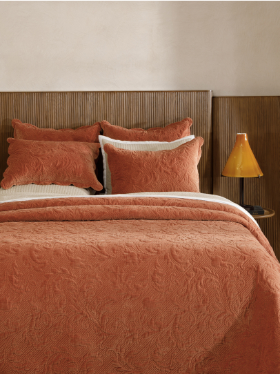 SYLVIA RUST QUILTED BEDSPREAD 239 X 259 CM