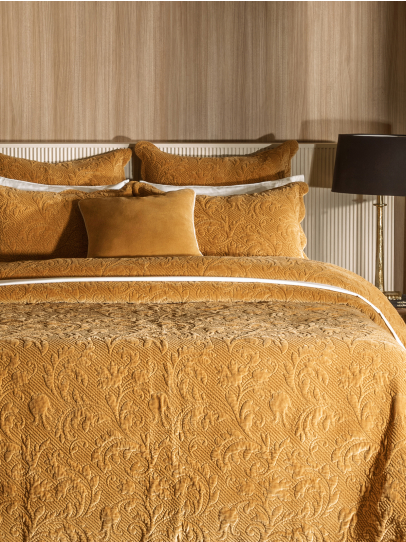 SYLVIA GOLD QUILTED BEDSPREAD 239 X 259 CM