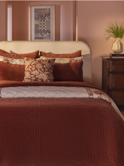 LINEAR DARK RUST QUILTED BEDSPREAD 239 X 259 CM