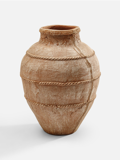 EARTHEN POT