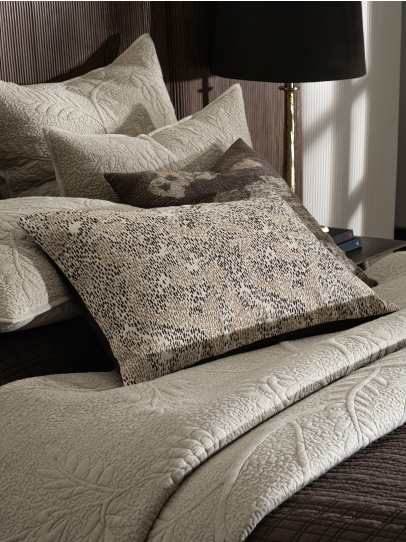 LUMBAR RAW STITCH IVORY 41X66 CM