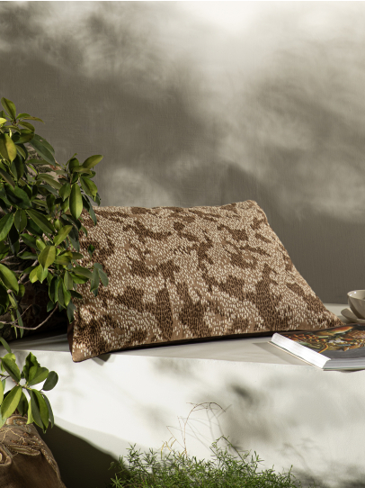LUMBAR RAW STITCH CARAMEL 41X66 CM