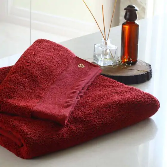 Lea Blanc Colonial Red Cotton Bath Towel 